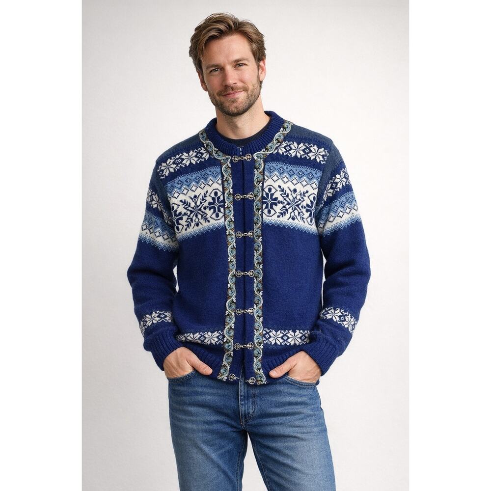 Norskwear Men's  Blue 100% Wool Pewter Hook Clasps Sweater M